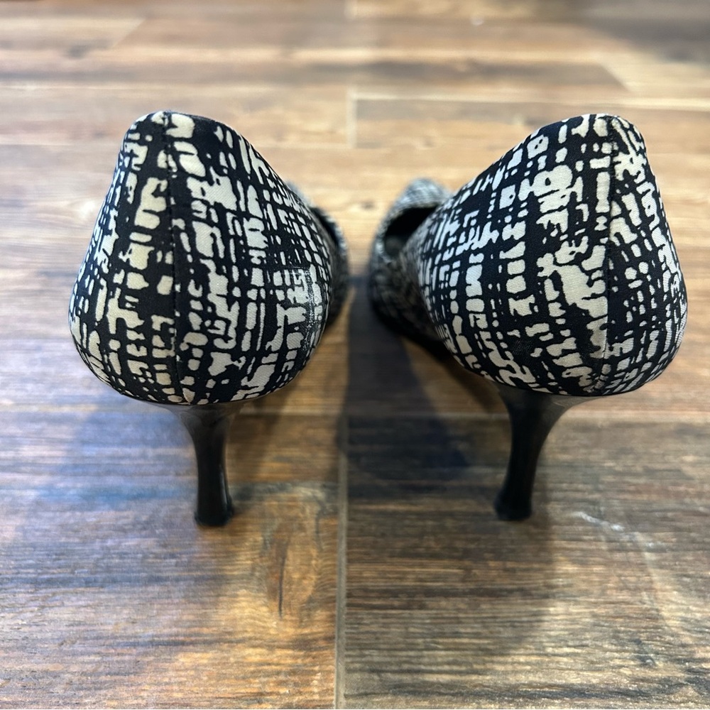 Nine West Black & White Graphic Print Heels - Size 8.5M - Picture 15 of 16